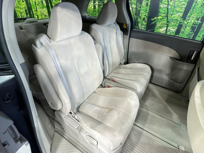 2011 Toyota Estima DBA-ACR50W (UW-6a0d25596a6fa)[8]