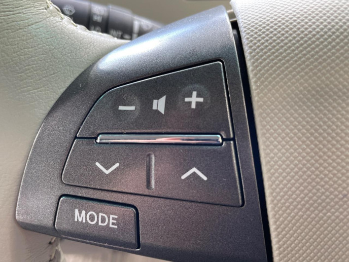 2011 Toyota Estima DBA-ACR50W (UW-6a0d25596a6fa)[28]