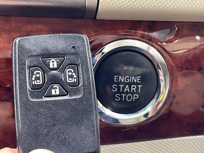 2011 Toyota Estima DBA-ACR50W (UW-6a0d25596a6fa)[26]
