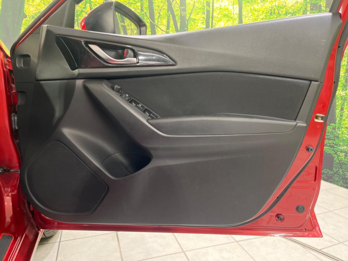2015 Mazda Axela Sports DBA-BM5AS (UW-6a0d25a5918e1)[28]