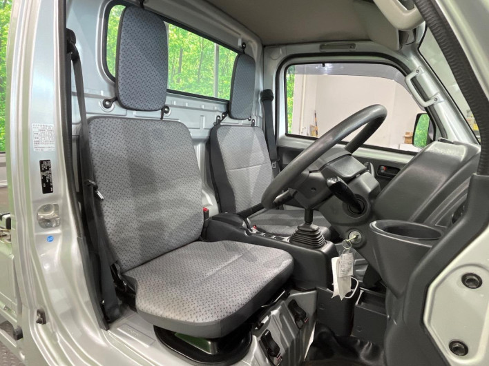 2017 Suzuki Carry Truck EBD-DA16T (UW-6a0d25abd054d)[27]