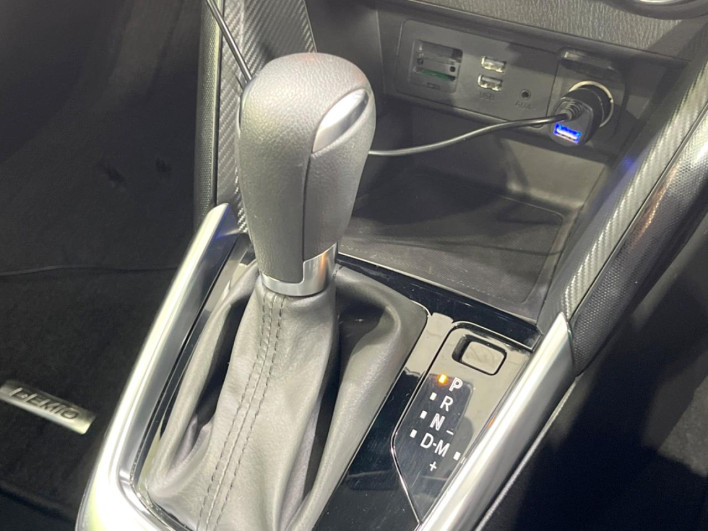 2014 Mazda Demio DBA-DJ3FS (UW-6a0d25aeeea32)[24]