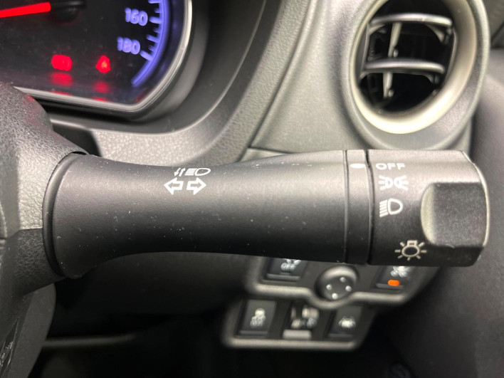 2014 Nissan Note DBA-E12 (UW-6a0d25b545bc0)[11]