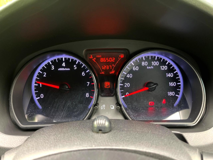 2014 Nissan Note DBA-E12 (UW-6a0d25b545bc0)[13]