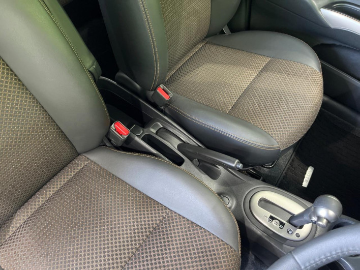 2015 Nissan Note DBA-E12 (UW-6a0d25b70e1ff)[21]