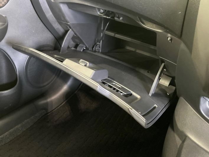 2015 Nissan Note DBA-E12 (UW-6a0d25b70e1ff)[6]