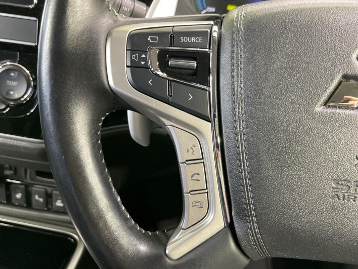 2018 Mitsubishi OUTLANDER PHEV 5LA-GG3W (UW-6a0d25cdcf124)[23]