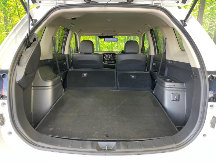 2018 Mitsubishi OUTLANDER PHEV 5LA-GG3W (UW-6a0d25cdcf124)[13]