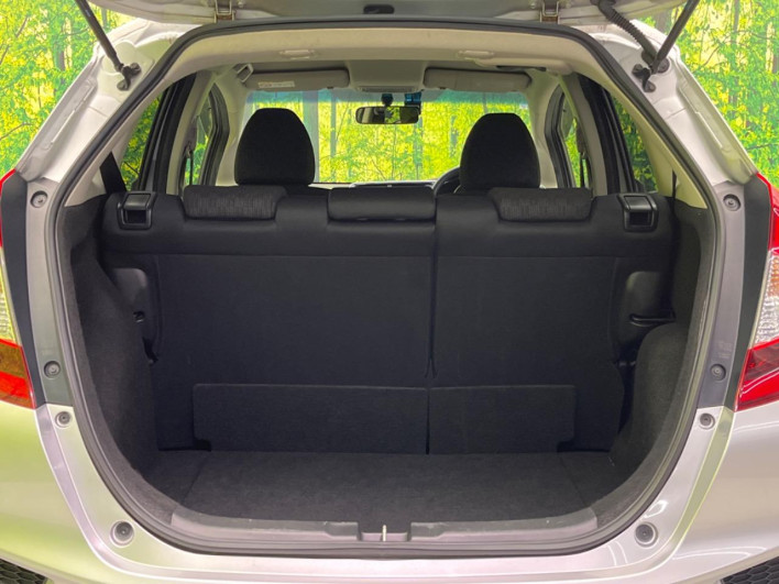 2014 Honda Fit DBA-GK3 (UW-6a0d25d04b2df)[18]