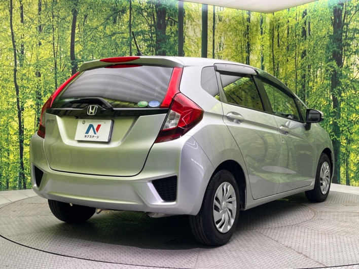 2014 Honda Fit DBA-GK3 (UW-6a0d25d04b2df)[11]