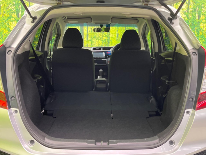 2014 Honda Fit DBA-GK3 (UW-6a0d25d04b2df)[19]