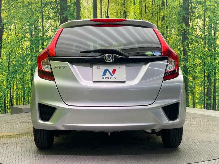 2014 Honda Fit DBA-GK3 (UW-6a0d25d04b2df)[26]