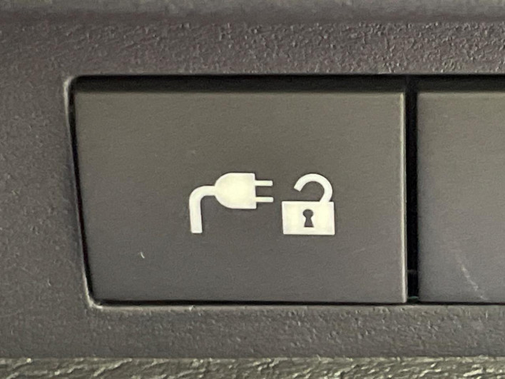 2022 Mitsubishi OUTLANDER PHEV 5LA-GN0W (UW-6a0d25d13e622)[24]