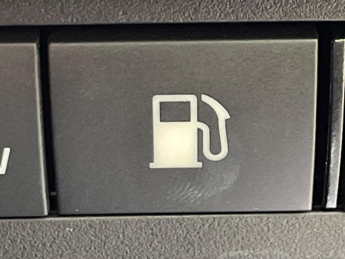 2022 Mitsubishi OUTLANDER PHEV 5LA-GN0W (UW-6a0d25d13e622)[22]