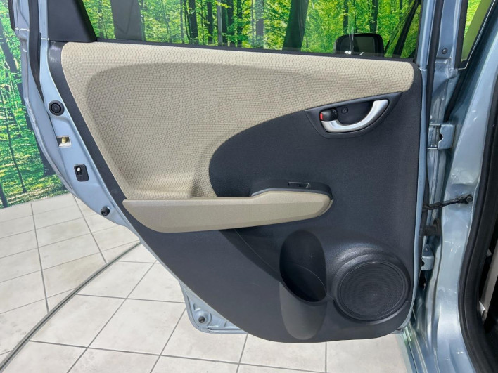 2013 Honda Fit Shuttle Hybrid DAA-GP2 (UW-6a0d25d29295e)[26]