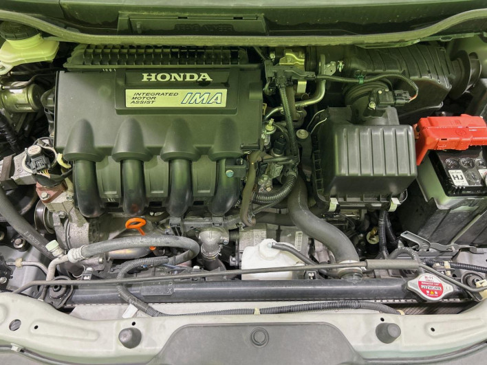 2013 Honda Fit Shuttle Hybrid DAA-GP2 (UW-6a0d25d29295e)[4]