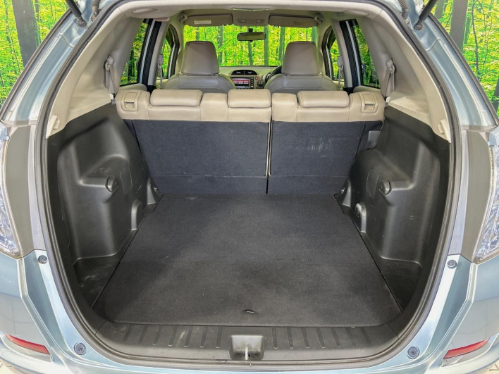 2013 Honda Fit Shuttle Hybrid DAA-GP2 (UW-6a0d25d29295e)[18]