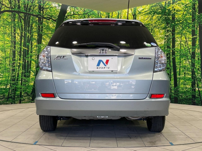 2013 Honda Fit Shuttle Hybrid DAA-GP2 (UW-6a0d25d29295e)[16]