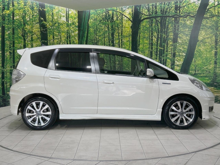 2012 Honda Fit Hybrid DAA-GP4 (UW-6a0d25d359051)[22]