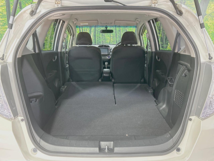 2012 Honda Fit Hybrid DAA-GP4 (UW-6a0d25d359051)[11]