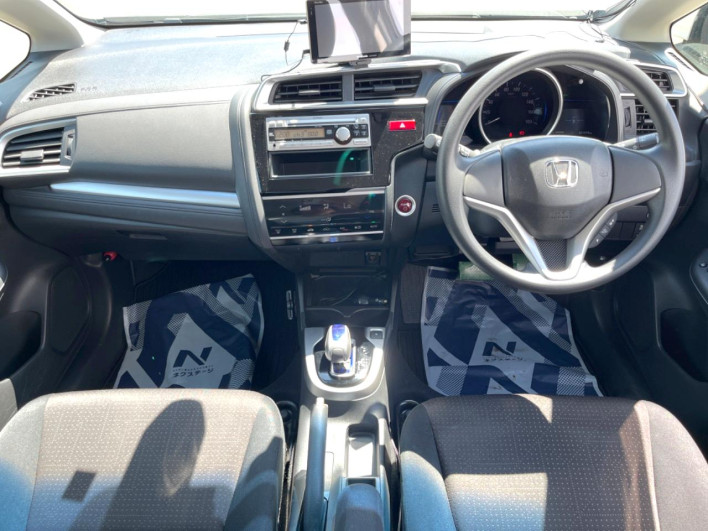 2014 Honda Fit Hybrid DAA-GP5 (UW-6a0d25d4312b7)[17]
