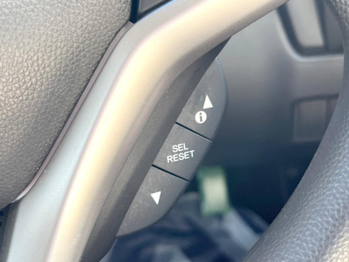 2014 Honda Fit Hybrid DAA-GP5 (UW-6a0d25d4312b7)[24]