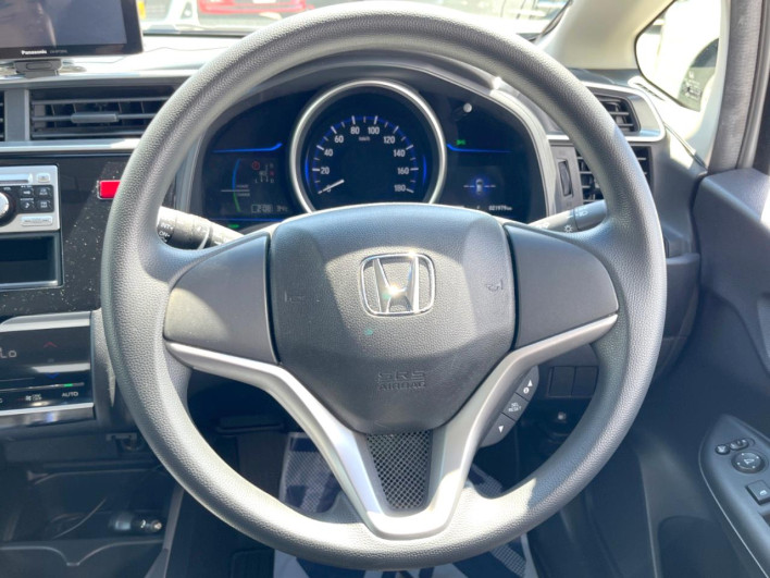 2014 Honda Fit Hybrid DAA-GP5 (UW-6a0d25d4312b7)[18]