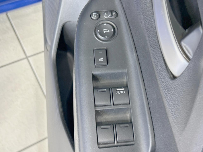 2014 Honda Fit Hybrid DAA-GP5 (UW-6a0d25d4cf56b)[26]