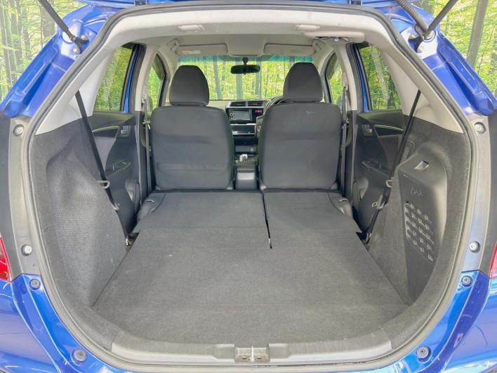 2014 Honda Fit Hybrid DAA-GP5 (UW-6a0d25d4cf56b)[15]