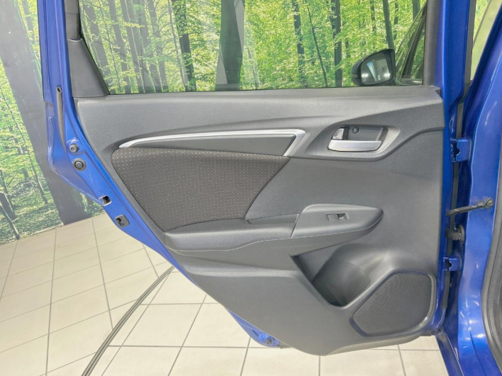 2014 Honda Fit Hybrid DAA-GP5 (UW-6a0d25d4cf56b)[20]