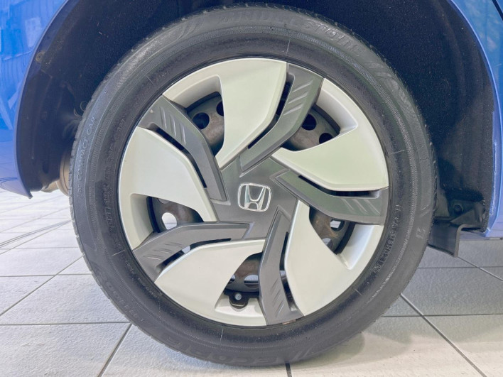 2014 Honda Fit Hybrid DAA-GP5 (UW-6a0d25d4cf56b)[5]