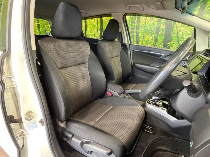2017 Honda Fit Hybrid DAA-GP5 (UW-6a0d25d52f658)[20]