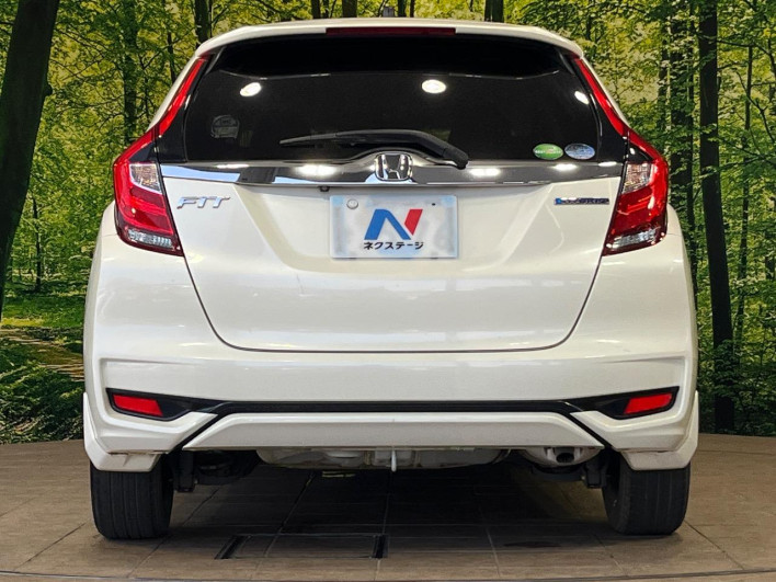 2017 Honda Fit Hybrid DAA-GP5 (UW-6a0d25d52f658)[10]