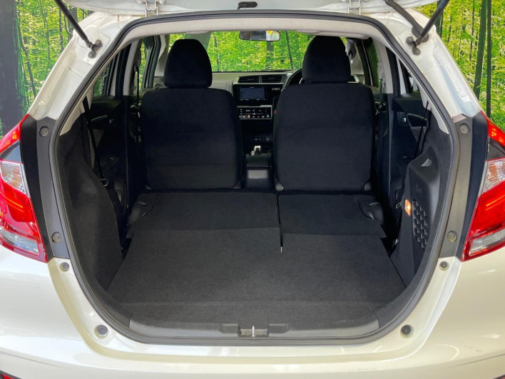2017 Honda Fit Hybrid DAA-GP5 (UW-6a0d25d52f658)[28]