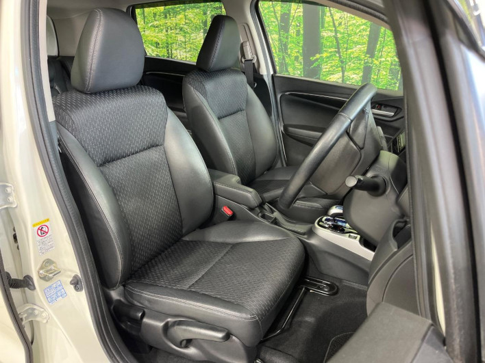 2015 Honda Fit Hybrid DAA-GP5 (UW-6a0d25d562e86)[6]