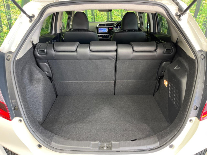 2015 Honda Fit Hybrid DAA-GP5 (UW-6a0d25d562e86)[22]