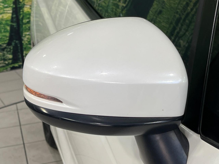 2015 Honda Fit Hybrid DAA-GP5 (UW-6a0d25d562e86)[16]