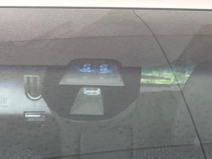 2015 Honda Fit Hybrid DAA-GP5 (UW-6a0d25d562e86)[15]