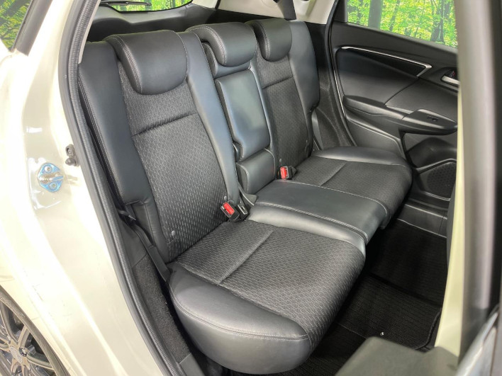 2015 Honda Fit Hybrid DAA-GP5 (UW-6a0d25d562e86)[7]
