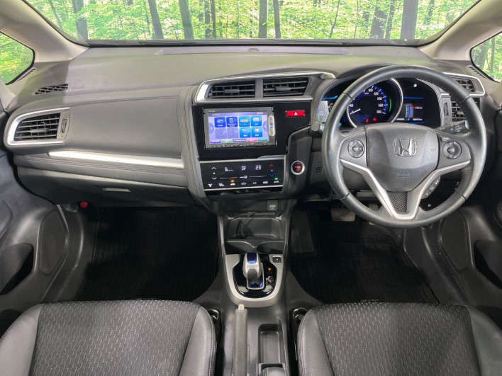 2015 Honda Fit Hybrid DAA-GP5 (UW-6a0d25d562e86)[29]