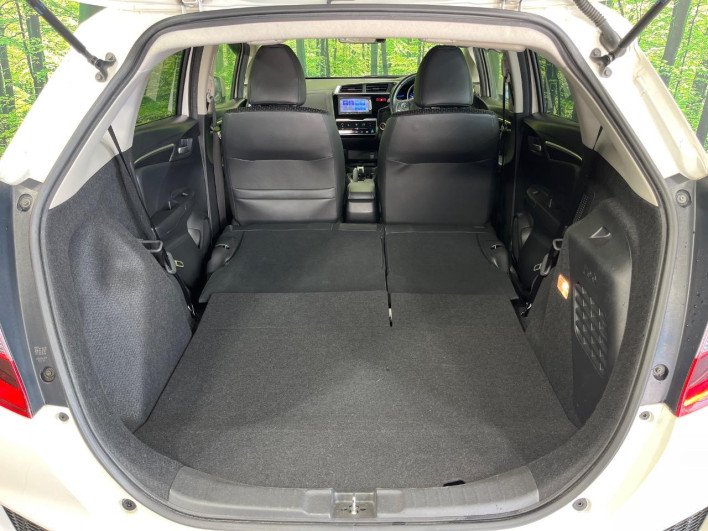 2015 Honda Fit Hybrid DAA-GP5 (UW-6a0d25d562e86)[25]