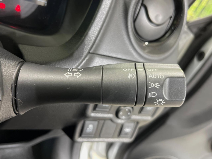2017 Nissan Note DAA-HE12 (UW-6a0d25eb03238)[26]