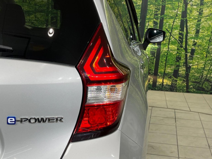 2017 Nissan Note DAA-HE12 (UW-6a0d25eb03238)[14]