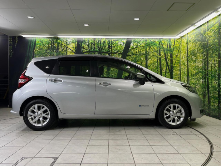 2017 Nissan Note DAA-HE12 (UW-6a0d25eb03238)[9]