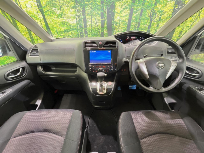 2013 Nissan Serena DAA-HFC26 (UW-6a0d25f259ced)[21]