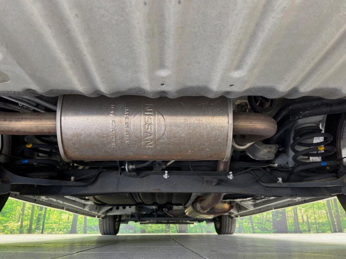 2013 Nissan Serena DAA-HFC26 (UW-6a0d25f259ced)[13]