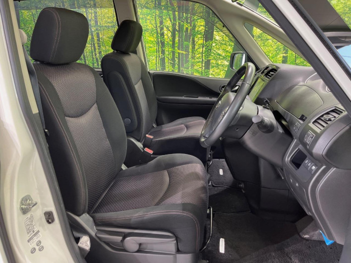 2013 Nissan Serena DAA-HFC26 (UW-6a0d25f259ced)[10]