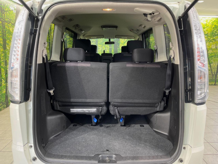 2013 Nissan Serena DAA-HFC26 (UW-6a0d25f259ced)[15]