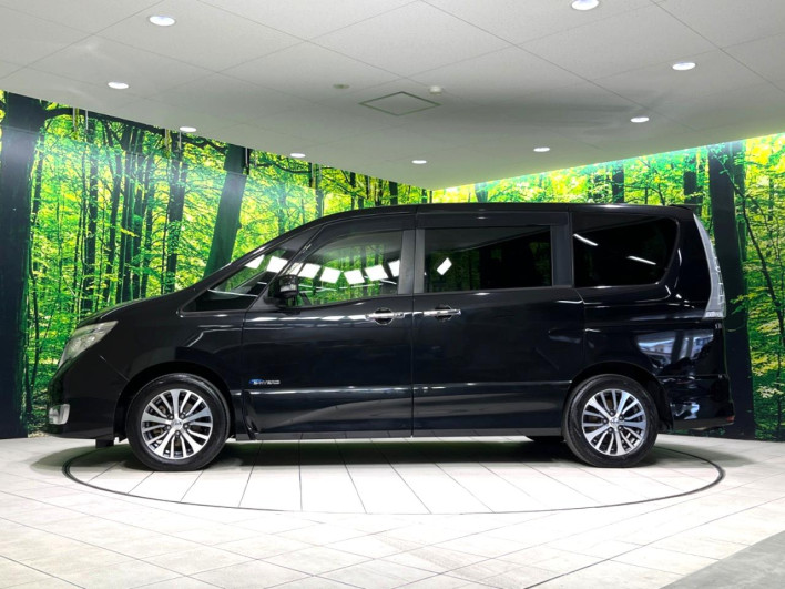 2014 Nissan Serena DAA-HFC26 (UW-6a0d25f419781)[28]