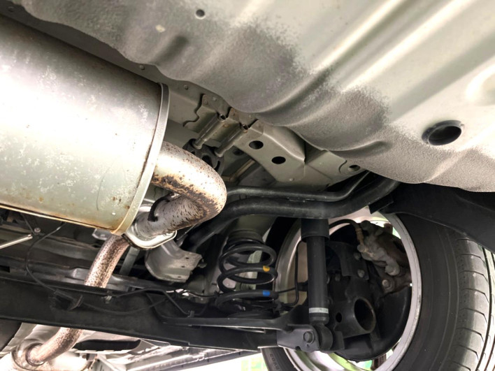 2014 Nissan Serena DAA-HFC26 (UW-6a0d25f419781)[19]